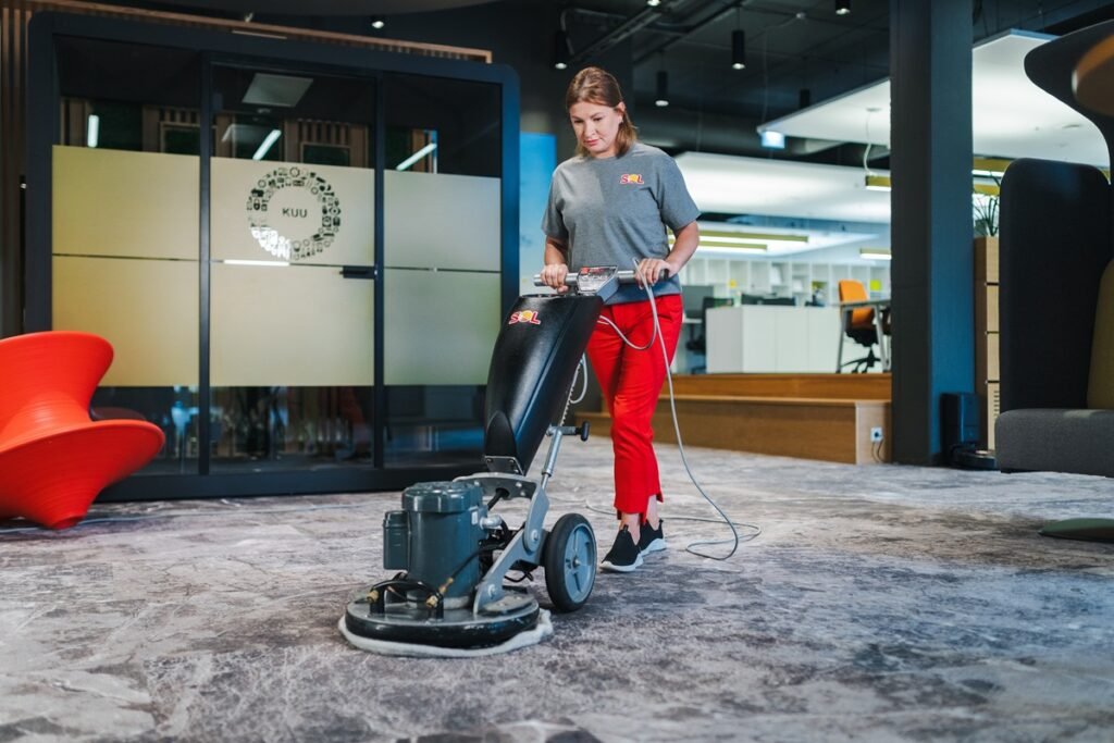 Tvarių pastatų inžinerinių sprendimų optimizavimas pastatų priežiūros ir valymo eksperto požiūriu 3 RAV6786 1