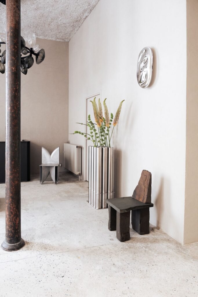 Renovuoto interjero akcentas – spalvinga JUNG detalė ant sienos 5 JUNG COR Studio Paris Cor Studio Paris ©Alizee Cailliau 31