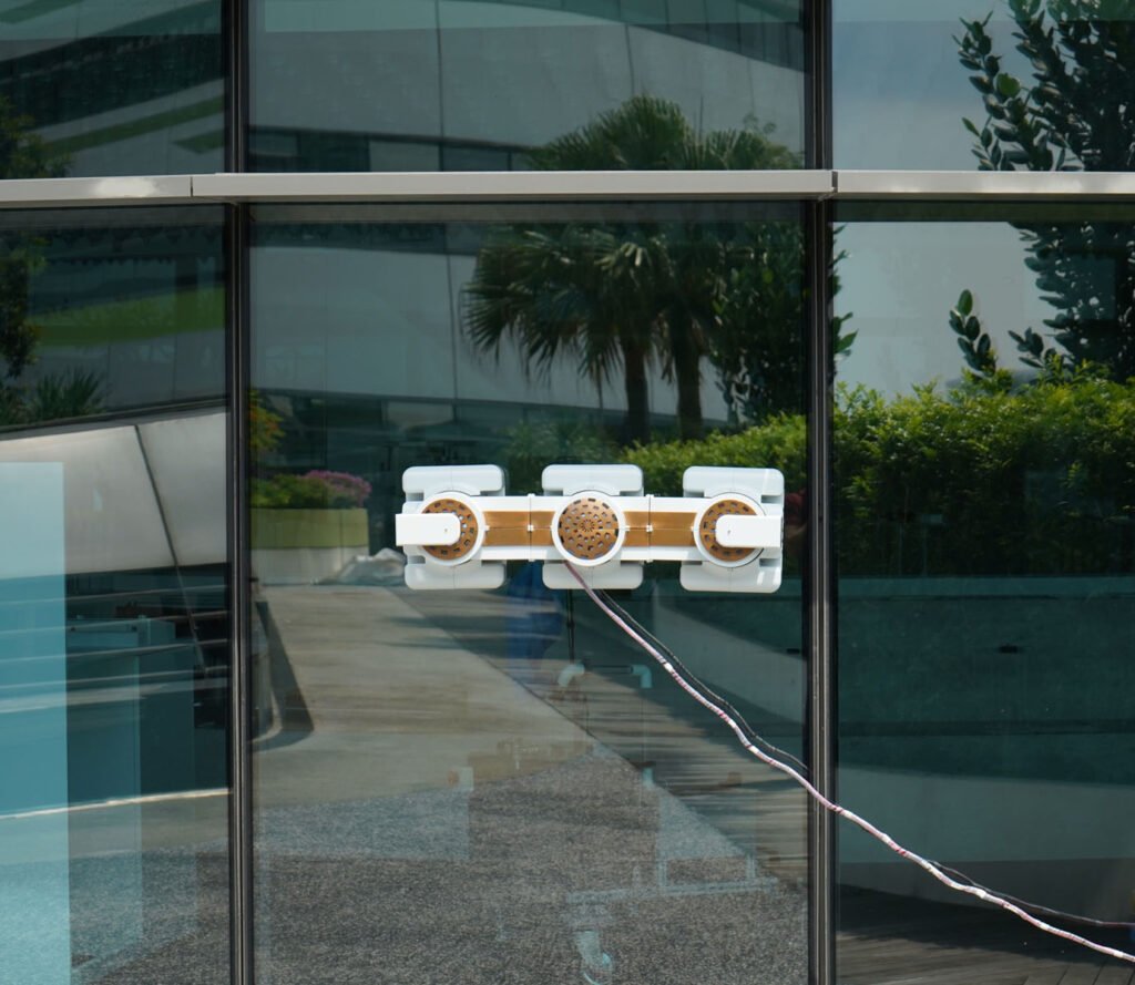 Moduliniai fasadų valymo robotai gali pakeisti įprastą valymo praktiką 3 mantis 3