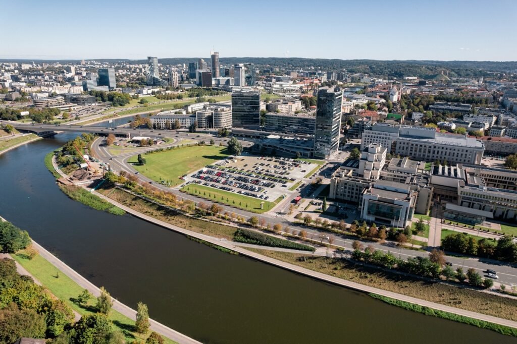 Ilgai lauktas Vilniaus kongresų centras: liko mėnuo pateikti architektūrinę idėją konkursui 2 Vilniaus kongresu centro teritorija 1. Vilniaus vystymo kompanijos nuotr