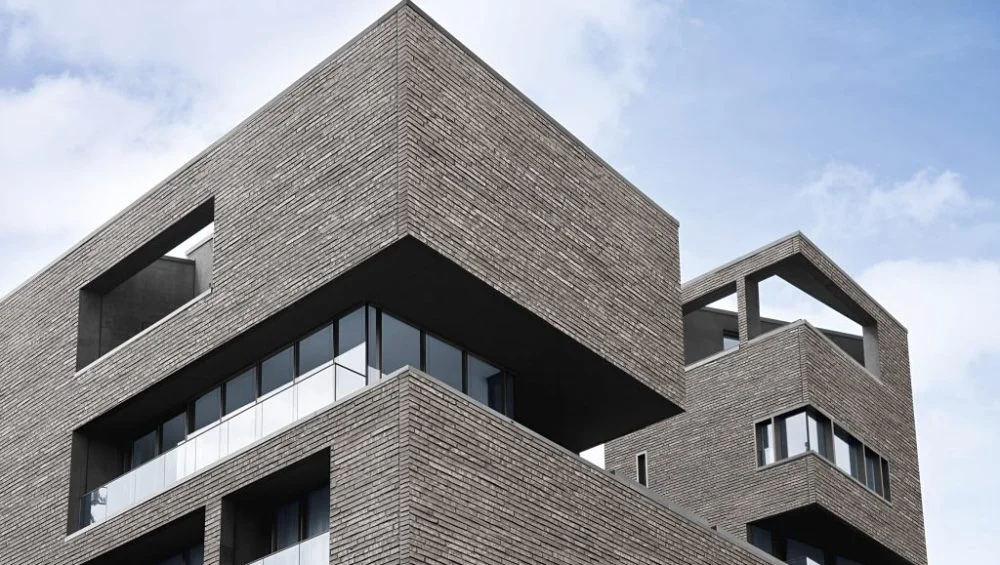 Klinkeris: kaip atsitiktinis atradimas tapo statybų klasika 2 klinkeris namo fasadas apdaila