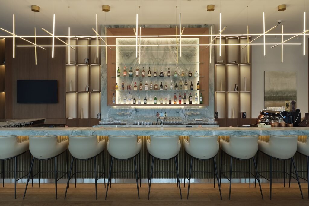 AC Hotel by Marriott Vilnius“: laikui nepavaldus viešbučio interjeras 17 nordinaryarchitects achotelvilnius ©Norbert Tukaj 5167