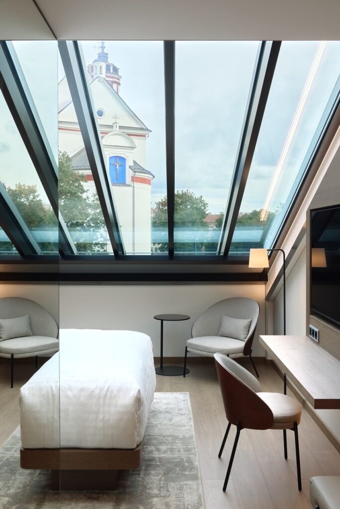 AC Hotel by Marriott Vilnius“: laikui nepavaldus viešbučio interjeras 8 nordinaryarchitects achotelvilnius ©Norbert Tukaj 5299