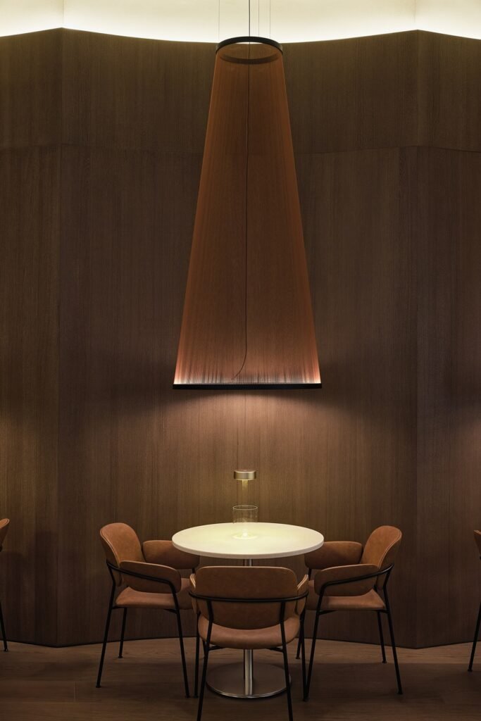 AC Hotel by Marriott Vilnius“: laikui nepavaldus viešbučio interjeras 7 nordinaryarchitects achotelvilnius ©Norbert Tukaj 5687