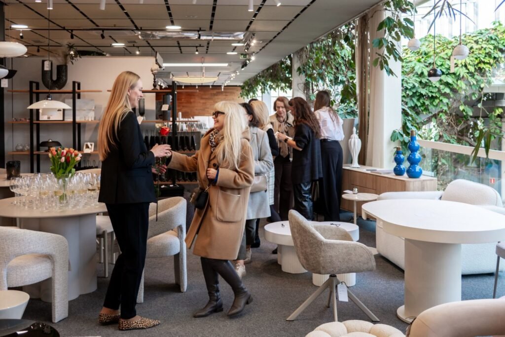 Naujas interjero salonas Vilniuje: erdvė dizaineriams ir architektams 2 „Vestetti“ ir „Mano sofa“ interjero salono atidarymas Vilniuje