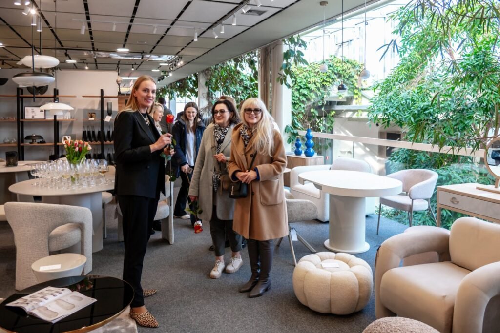 Naujas interjero salonas Vilniuje: erdvė dizaineriams ir architektams 5 „Vestetti“ ir „Mano sofa“ interjero salono atidarymas Vilniuje