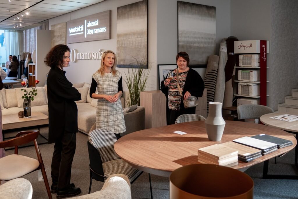 Naujas interjero salonas Vilniuje: erdvė dizaineriams ir architektams 6 „Vestetti“ ir „Mano sofa“ interjero salono atidarymas Vilniuje