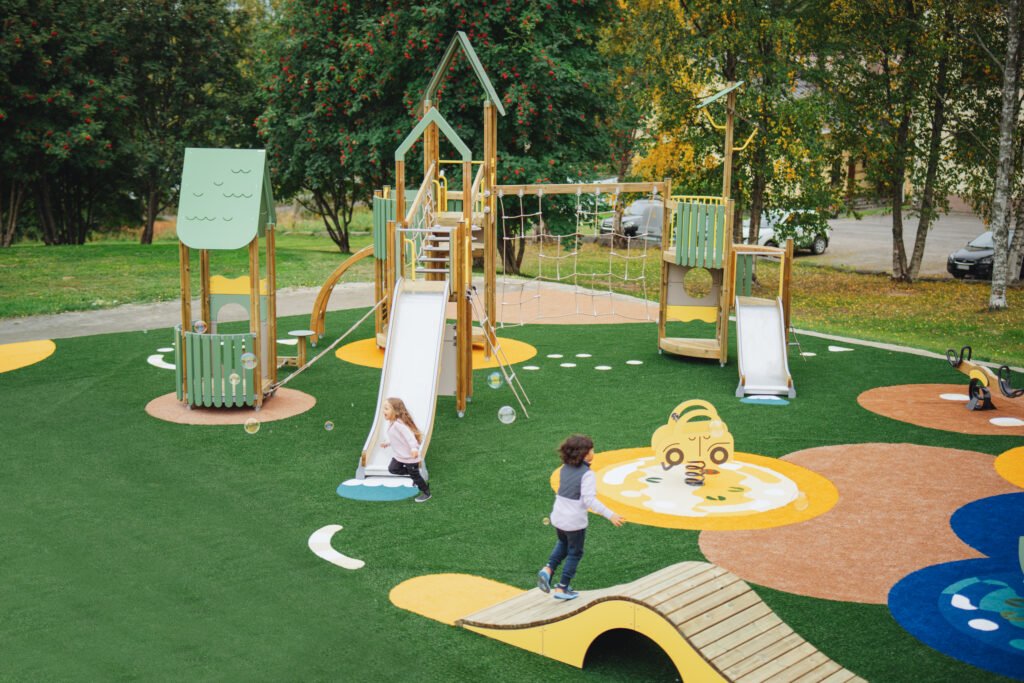 Viešosios erdvės ir vaikų žaidimų aikštelės: kaip matuojamas socialinis įtraukumas ir tvarumas? 2 20250903 Lappset DSC8906 v1