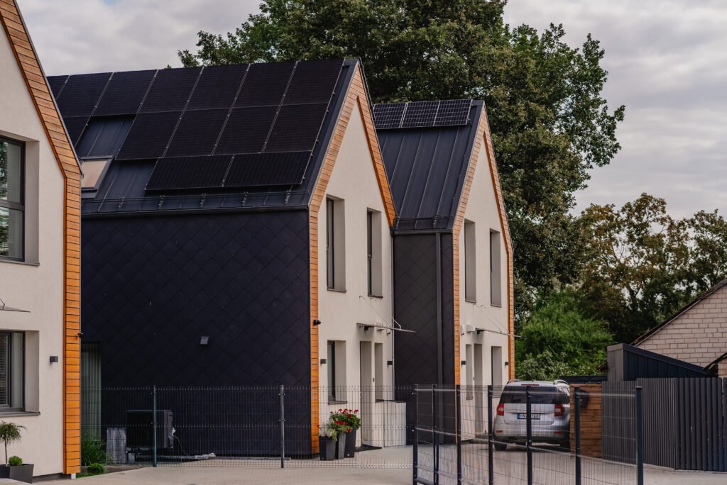 „Cedral“ dailylentės bei stogo ir fasado plokštelės: ką privalo žinoti kiekvienas montuotojas? 5 DSC02609