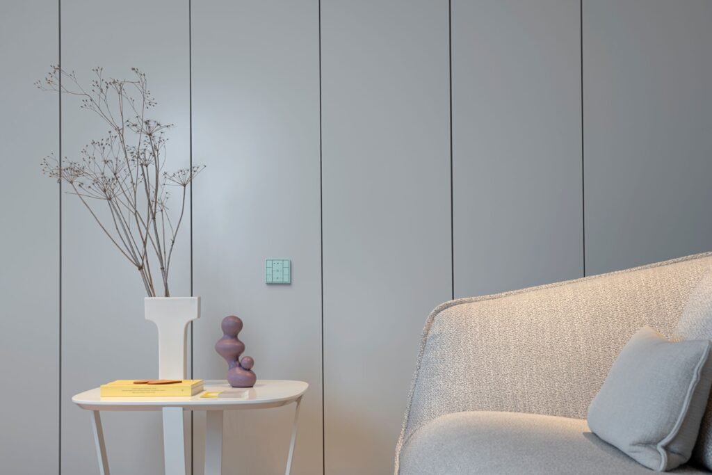 Naujienos JUNG asortimente – dar komfortiškesniems ir išmanesniems namams 4 JUNG KNX sistema namų interjere. Michael Sandmaier nuotr.