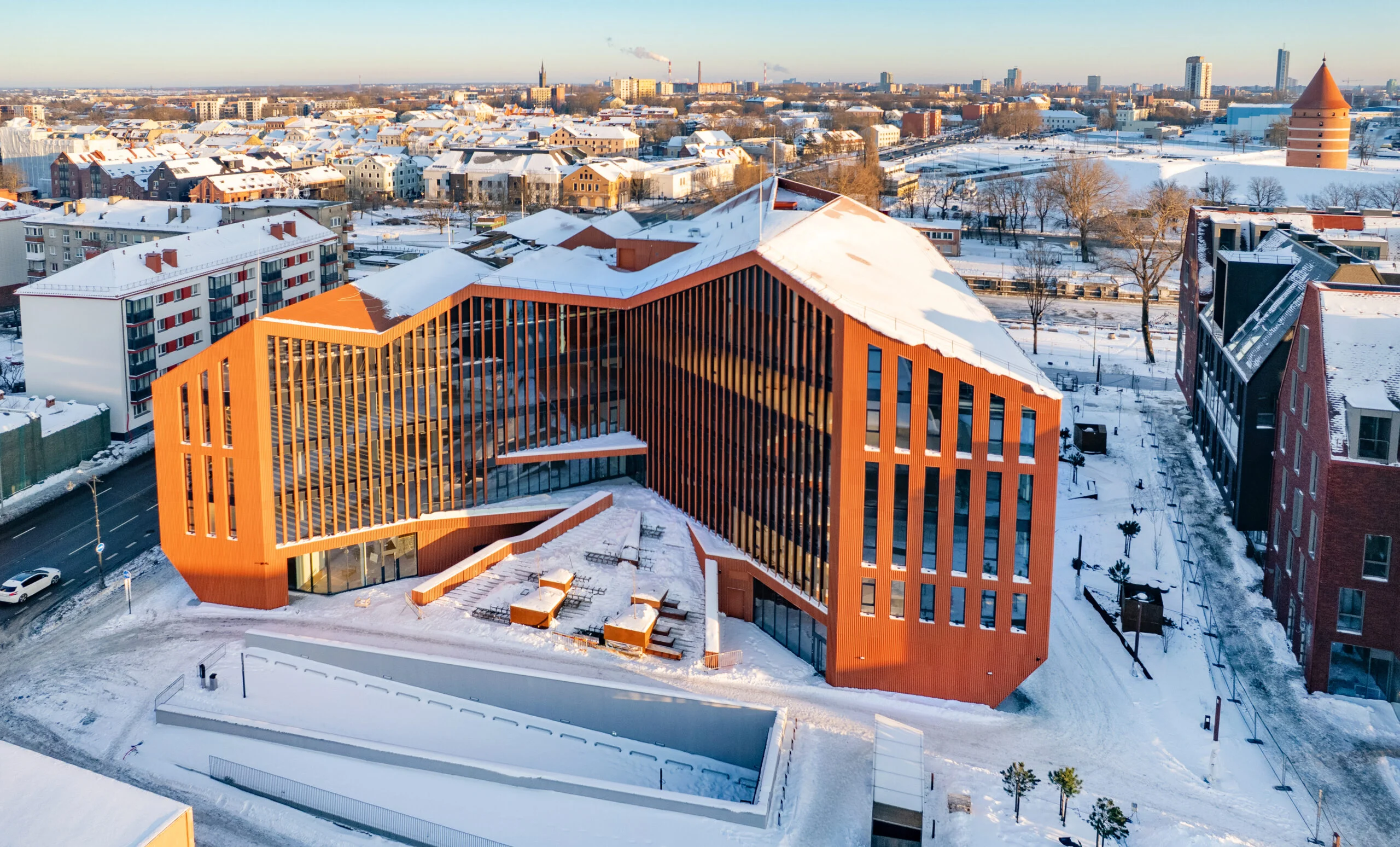 „Hanza“ verslo centras Klaipėdoje: miestiečiams grąžinta erdvė 2 „Hanza“ verslo centras ir „Memelio miestas“ Klaipėdoje