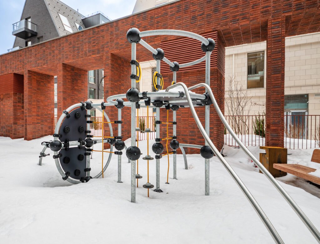 „Hanza“ verslo centras Klaipėdoje: miestiečiams grąžinta erdvė 10 „Memelio miesto“ vaikų žaidimų aikštelė