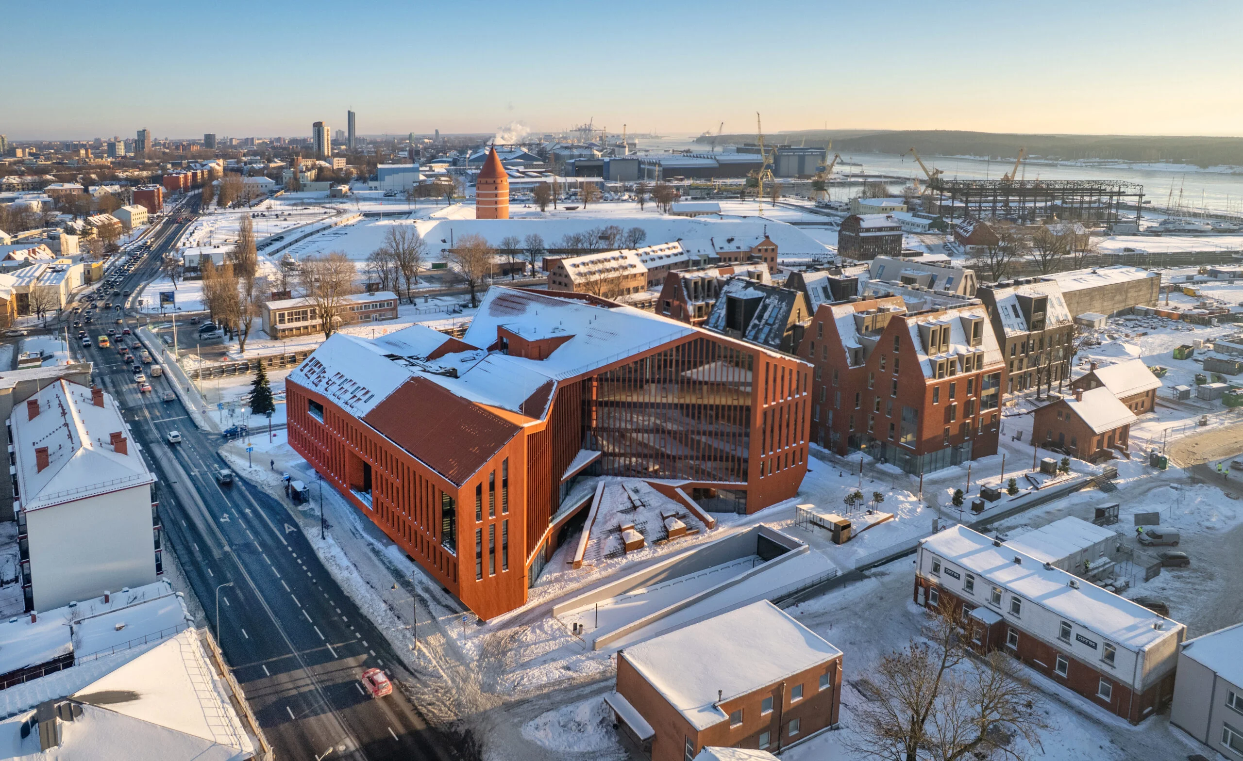 „Hanza“ verslo centras Klaipėdoje: miestiečiams grąžinta erdvė 5 „Hanza“ verslo centras ir „Memelio miestas“ Klaipėdoje