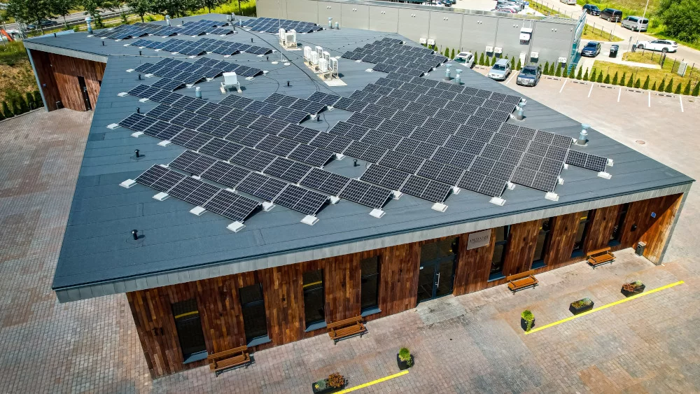 Energijos kaupikliai verslui: kaip optimizuoti elektros sąnaudas ir užtikrinti stabilumą 4 VEESLA ir Tadora 6996 kW 1000x563 1