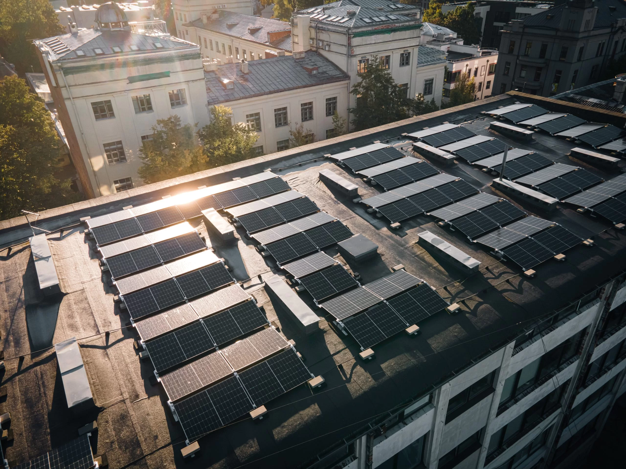 Energijos kaupikliai verslui: kaip optimizuoti elektros sąnaudas ir užtikrinti stabilumą 4 ZEMPROJEKTAS 2 scaled 1