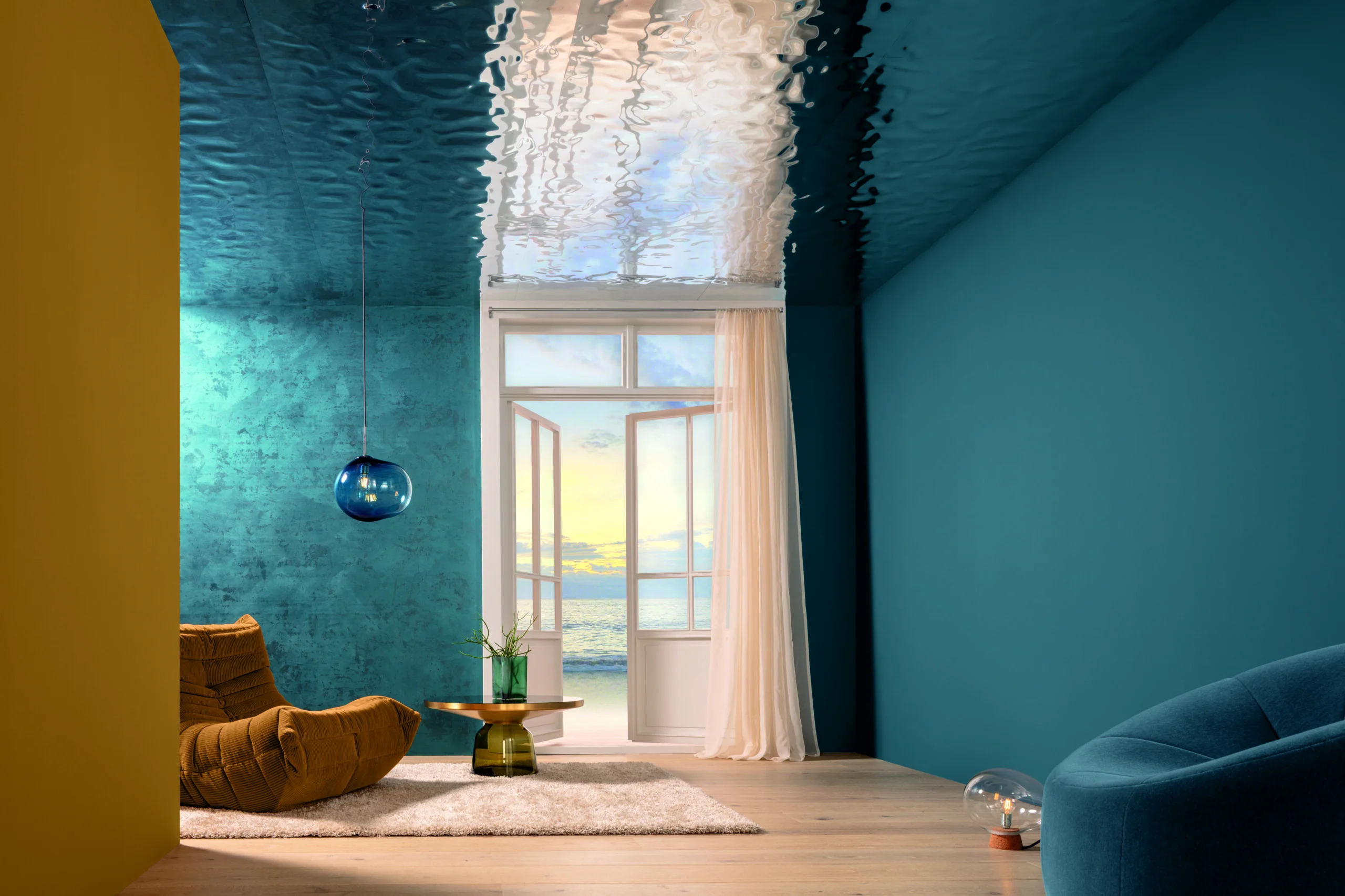 Naujovės interjere: DEEP OCEAN – 2026 metų „Caparol“ spalva 14 dekoratyvine technika scaled