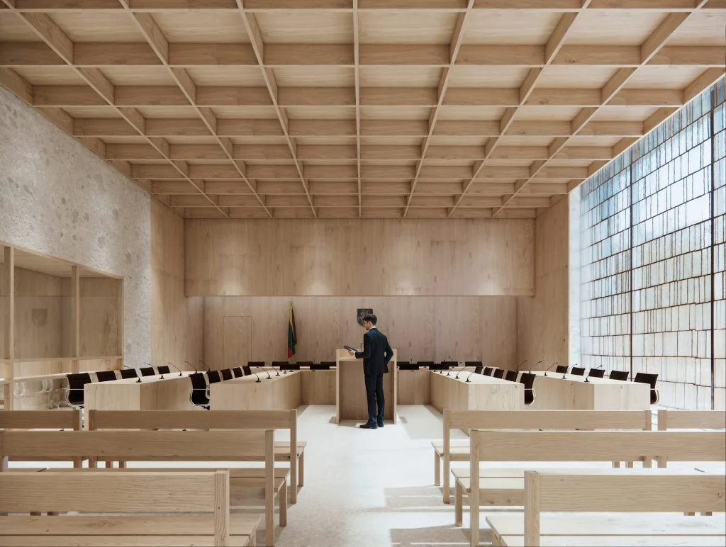 8 architektų idėjos Lietuvos Aukščiausiojo Teismo pastato modernizacijai 24 lex5 LTA modernizacija interjeras