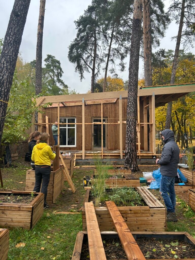 Šiuolaikinė architektūra kuriama profesionalų ir visuomenės akimis 14 Lauko klasės statybos Ukrainoje