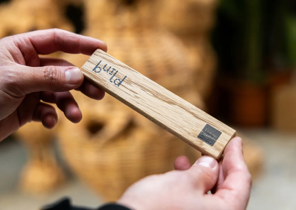 Lietuvos inicijuotas Ukrainos mokyklų atkūrimo projektas įkvėpė MATER, vieną reikšmingiausių Milano dizaino savaitės instaliacijų 6 MLG 26 BUILD UN BUILD LISTELLO 01