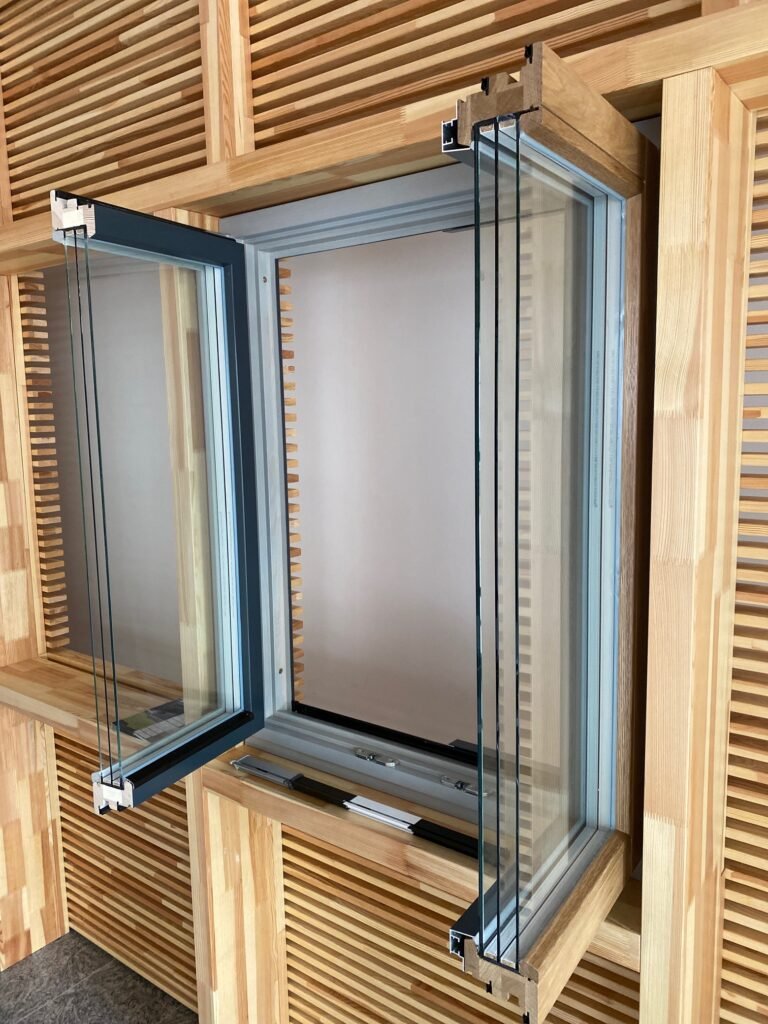 Ateities pastatai: langai, durys ir terasos rytojaus architektūroje 2 Mediniai ir medzio aliuminio langai