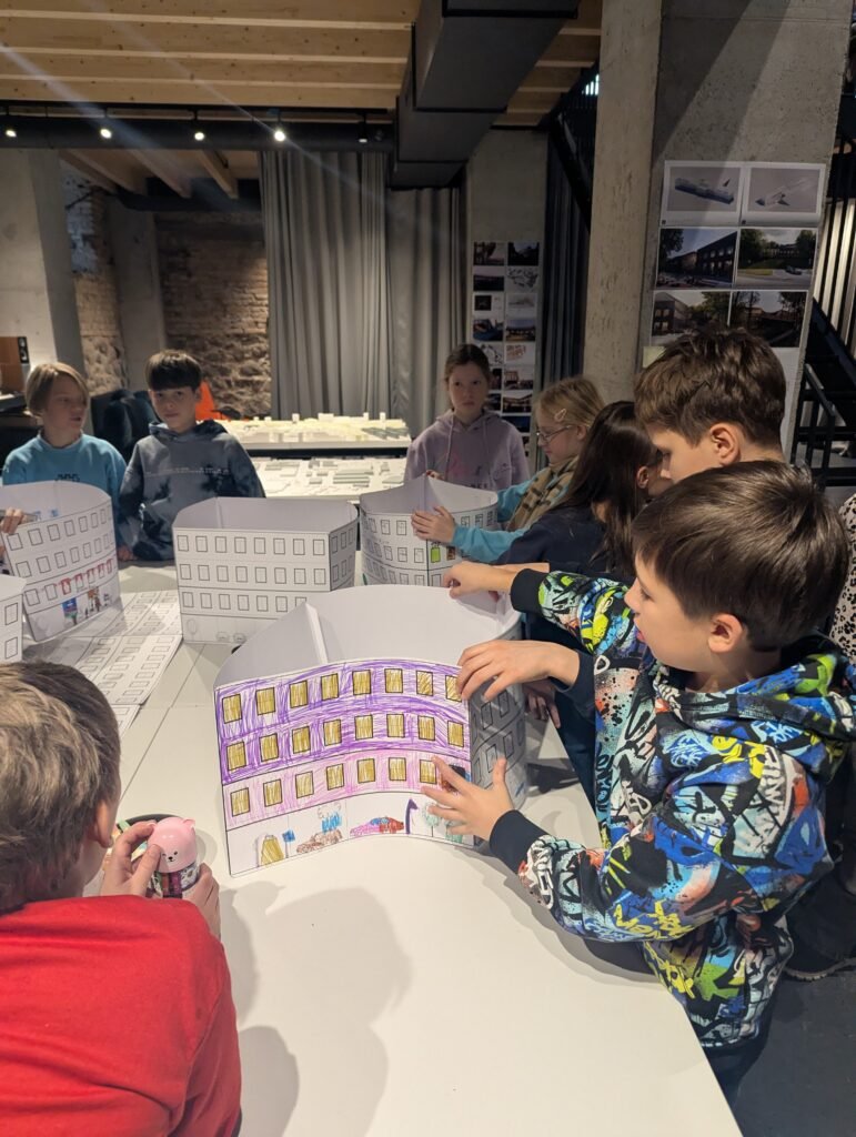 Šiuolaikinė architektūra kuriama profesionalų ir visuomenės akimis 7 PXL 20251128 110048625.MP