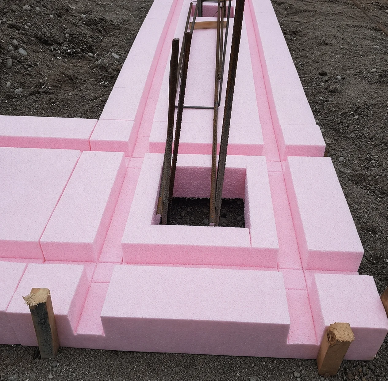 Šiloporas GEO pamato sistema – greitesnis įrengimas ir puikios šiluminės savybės 1 Siloporas pamatai liktiniai klojiniai