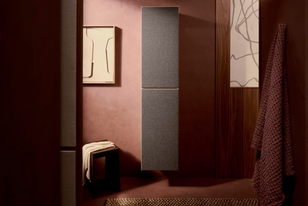 „hansgrohe“ vonios kambario sprendimai: vientisas dizainas ir funkcionalumas 2 „hansgrohe“ „Xevolos E“ vonios baldų kolekcija