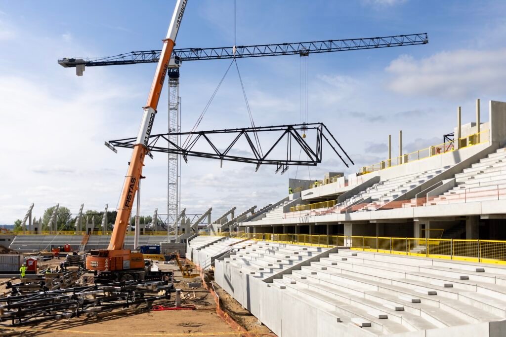 Nacionalinis stadionas Vilniuje pasiekė pusiaukelę: pradėtas plieninių konstrukcijų montavimas 2 093A1037