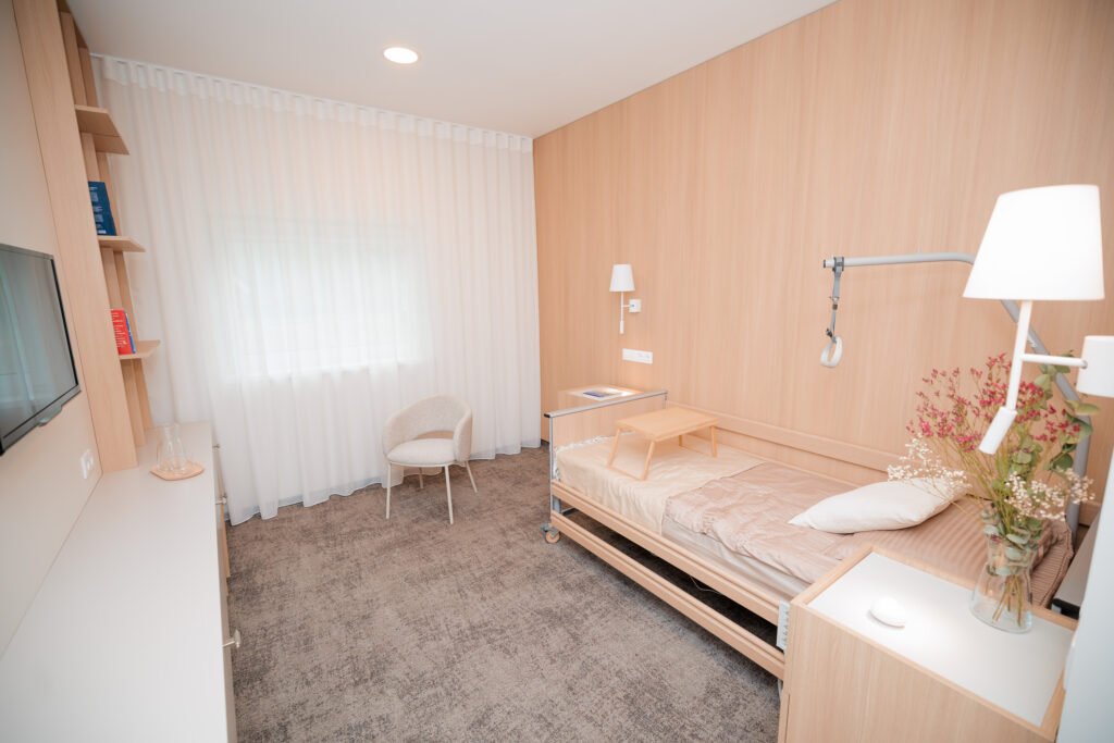 Vilniuje atidaryta „Addere Care" slaugos ligoninė, lankantis Švedijos karalienei Silvijai 6 addere slaugos ligonine vilniuje