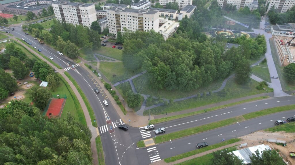 Ugnijos skveras ir Čikagos alėja Pašilaičiuose bus atnaujinti – gautas statybos leidimas 2 Ugnijos skveras ir Cikagos aleja 1. Vilniaus vystymo kompanijos vizualizacija