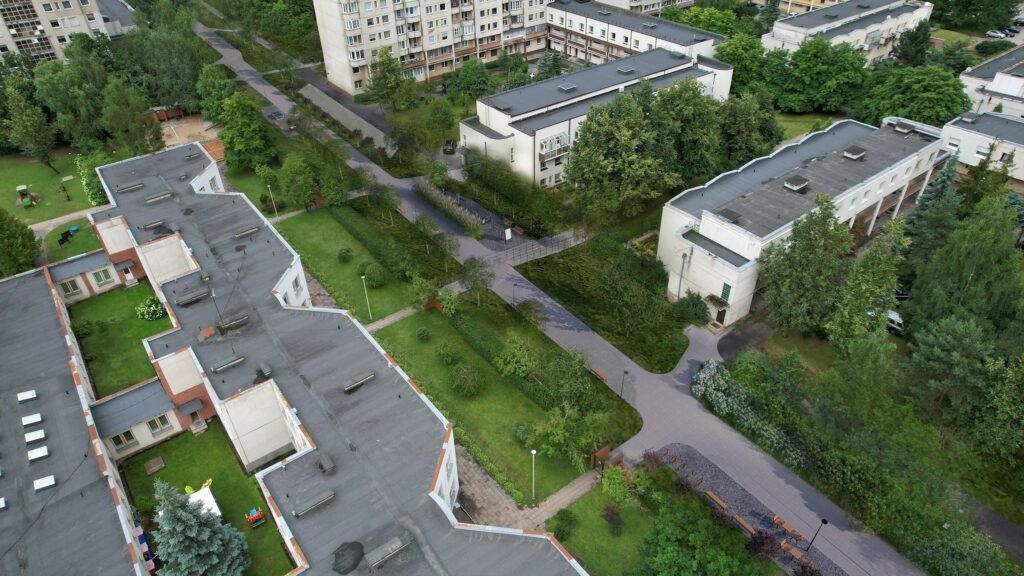 Ugnijos skveras ir Čikagos alėja Pašilaičiuose bus atnaujinti – gautas statybos leidimas 3 Ugnijos skveras ir Cikagos aleja 2. Vilniaus vystymo kompanijos vizualizacija