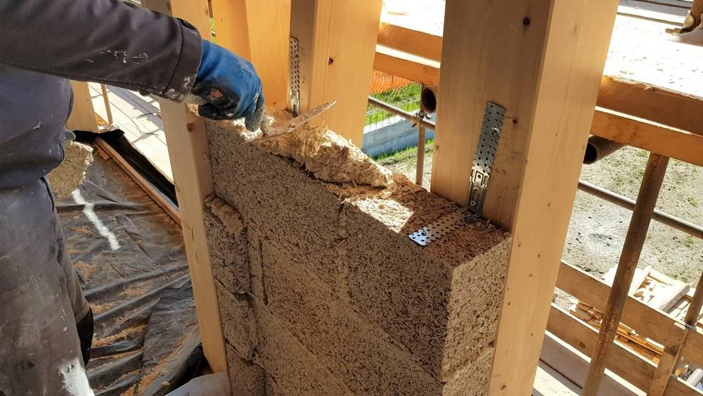 Bio pagrindo statybinės medžiagos: renovacija Lietuvoje įgyja naują dimensiją 3 plytos 1