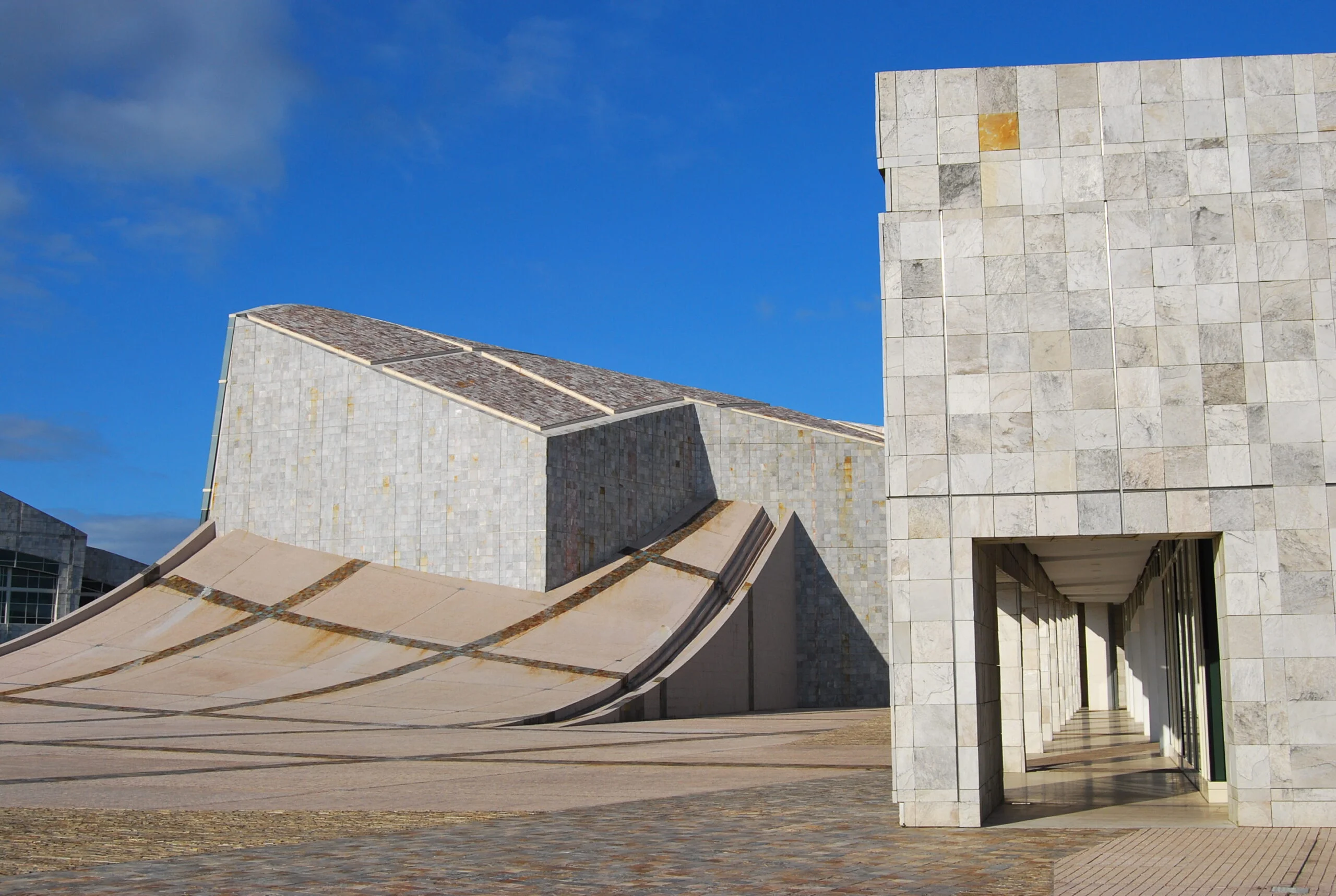 Dėl vieno pastato architektūros istorikas V. Petrulis nuvažiuotų 500 kilometrų 3 Galicijos kulturos miestas Santiaco de Compostela 2013 1 scaled