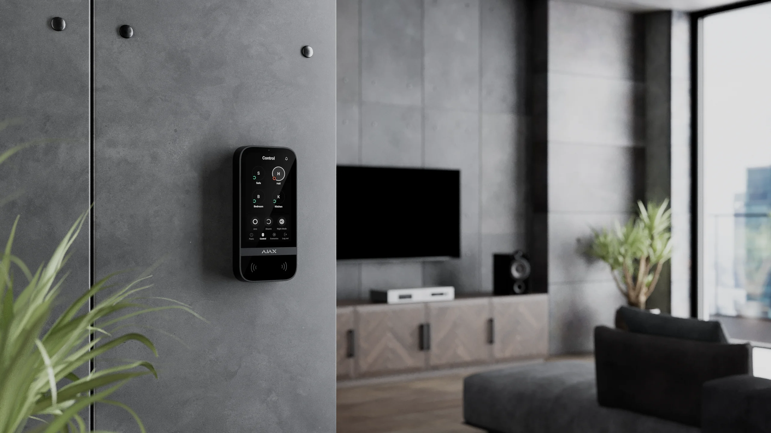 Saugūs, išmanūs ir estetiški namai: technologijos, kurių nebereikia slėpti 2 KeyPad TouchScreen Apartment