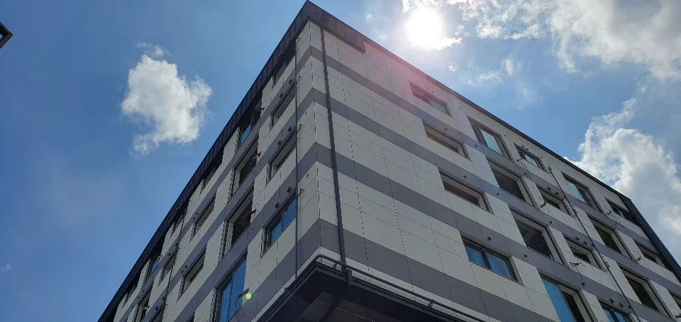 „Tempsi“ naujiena Lietuvos rinkai: ilgaamžiai pluoštinio cemento sprendimai šiuolaikiniams fasadams 2 Tempsi Supreme