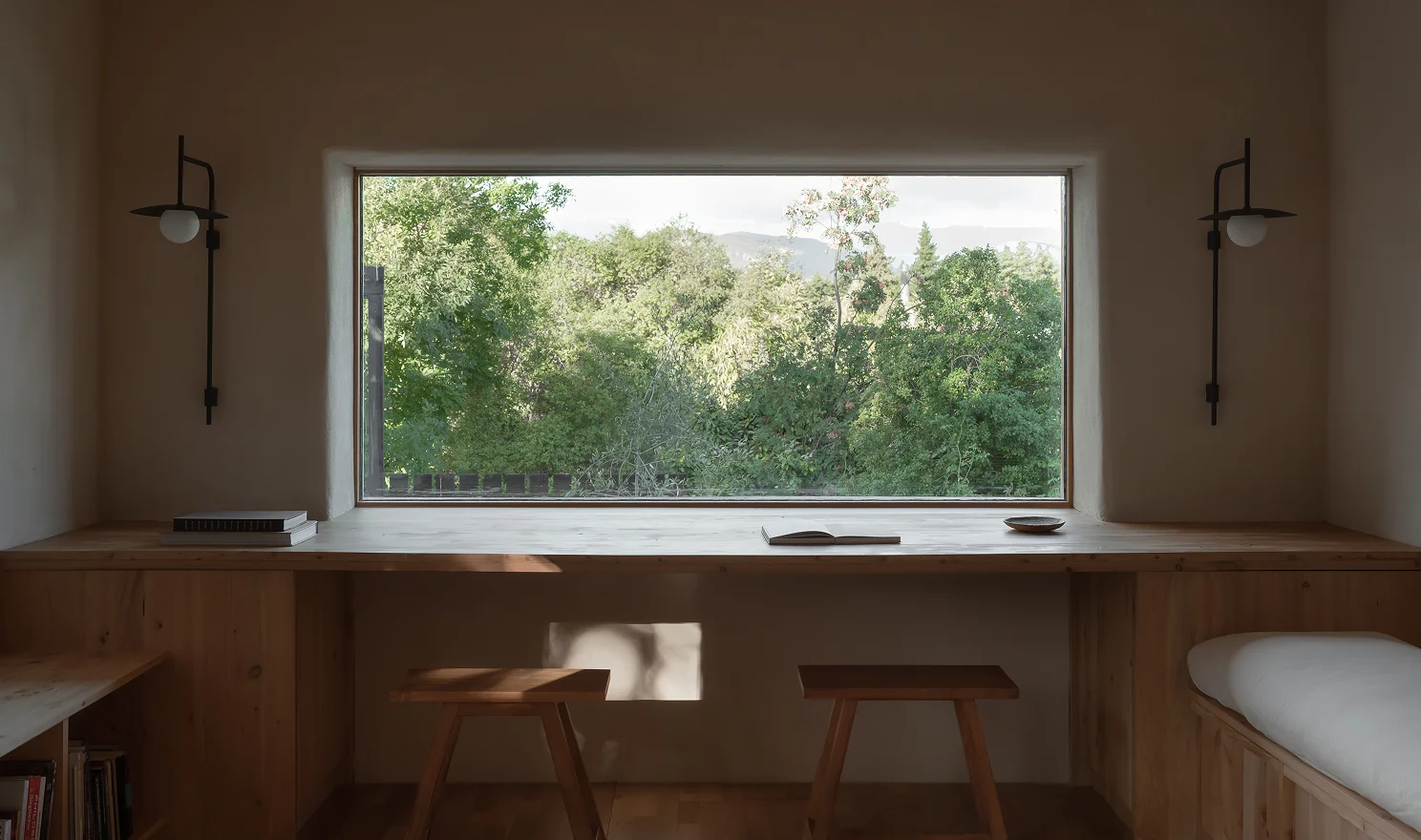 Namas, kuris nepalieka pėdsako: laikinas būstas N. Zelandijoje 8 Yakisugi Cabin Alki Architecture Studio 01