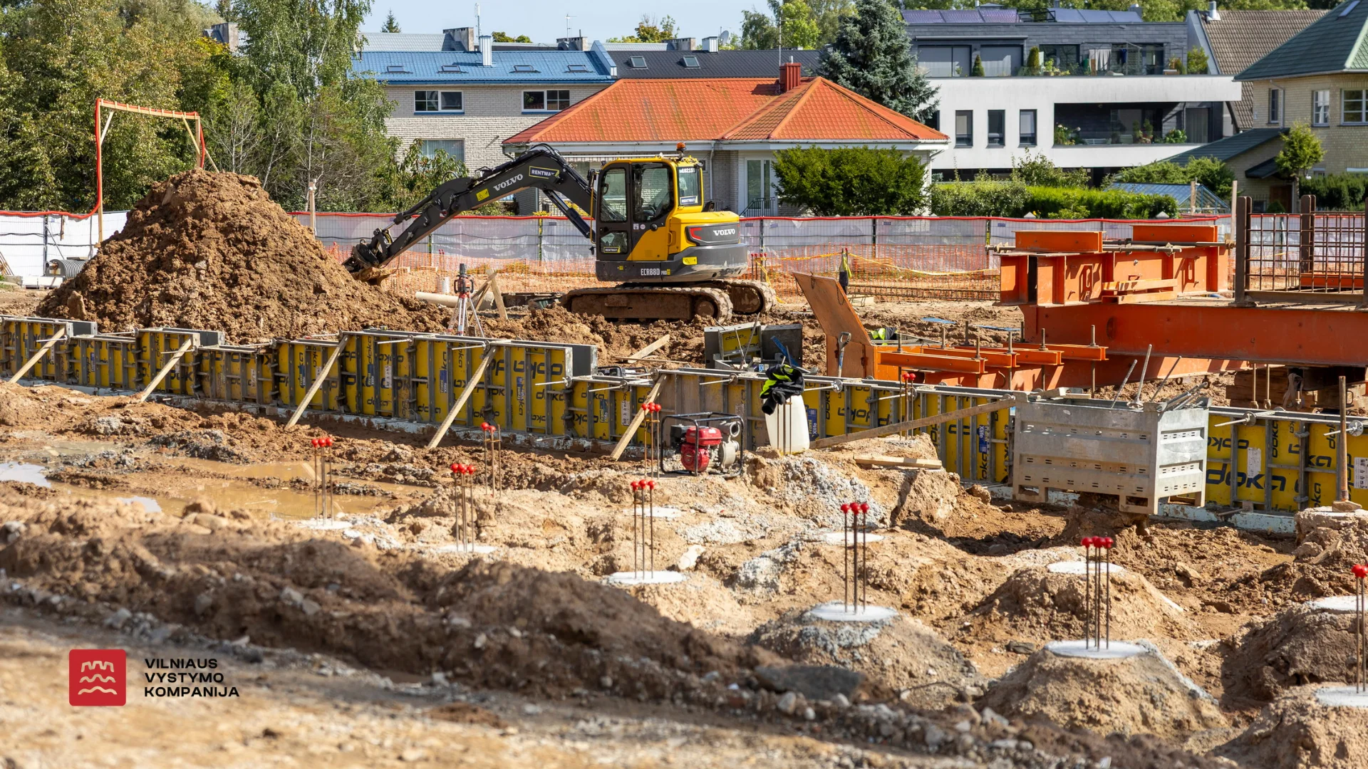 Vilniuje šalia tvaraus Jeruzalės parko pradėta statyti gimnazija 6 gimnazijos statybos
