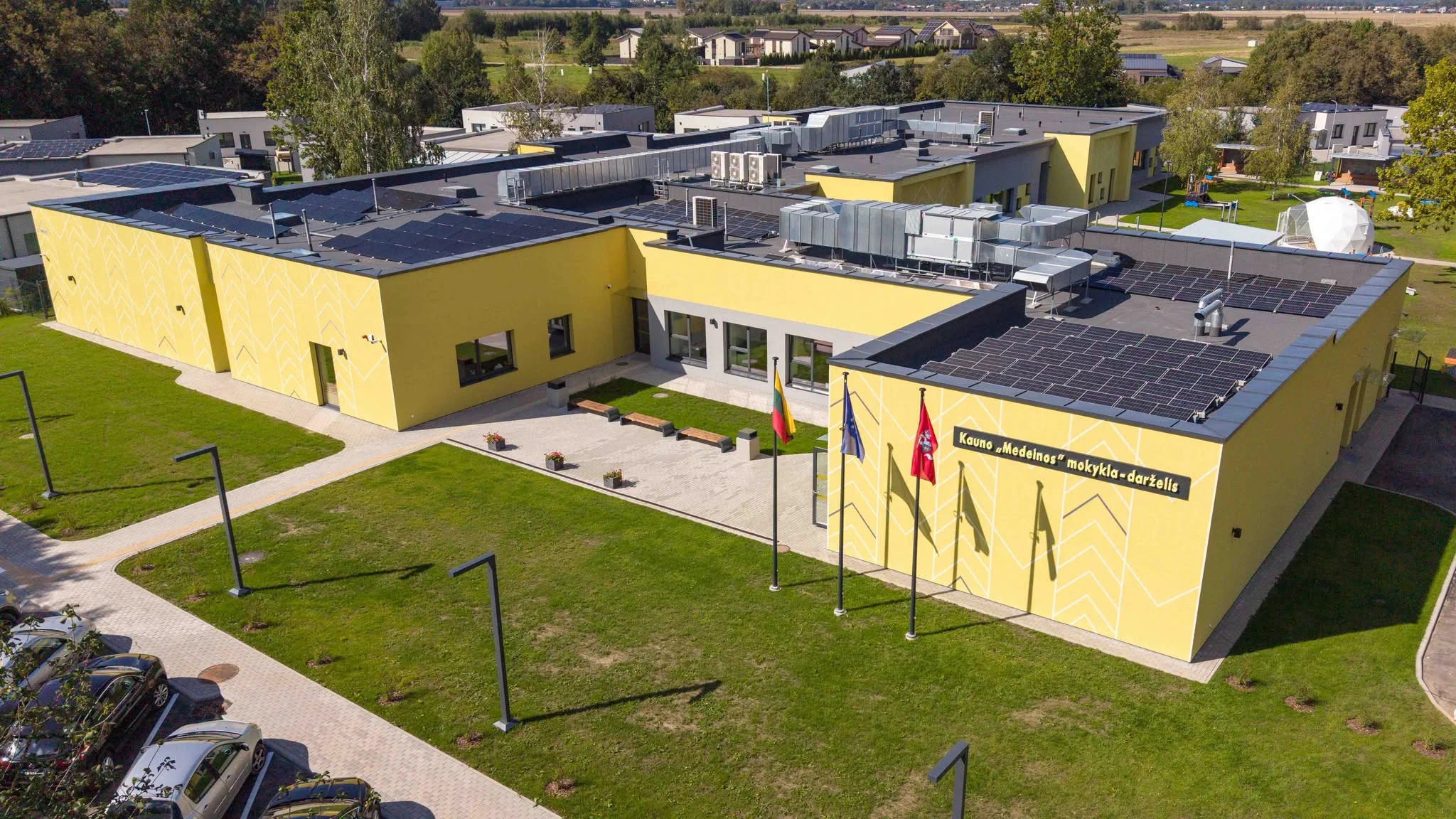 Kauno Aleksote renovuoti du mokyklos-darželio padaliniai: vienas išaugo kelis kartus 8 kauno medeino mokykla