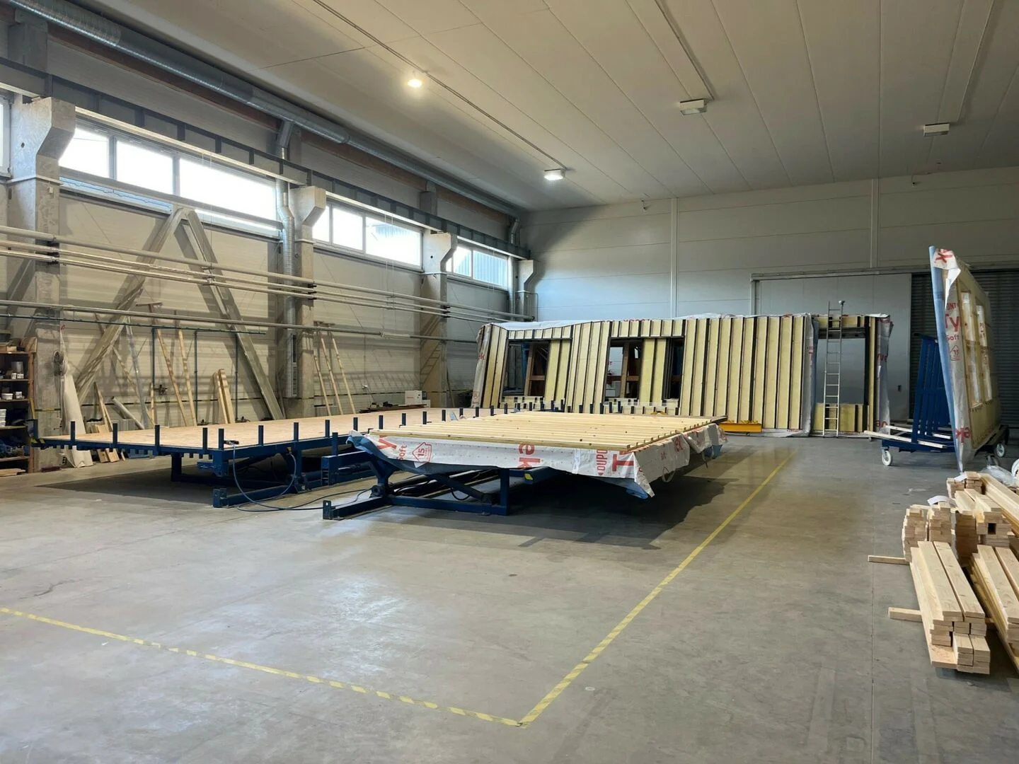Skydinė renovacija Lietuvoje įsibėgėja: skydai montuojami penkiuose pastatuose 2 skydu gamykla