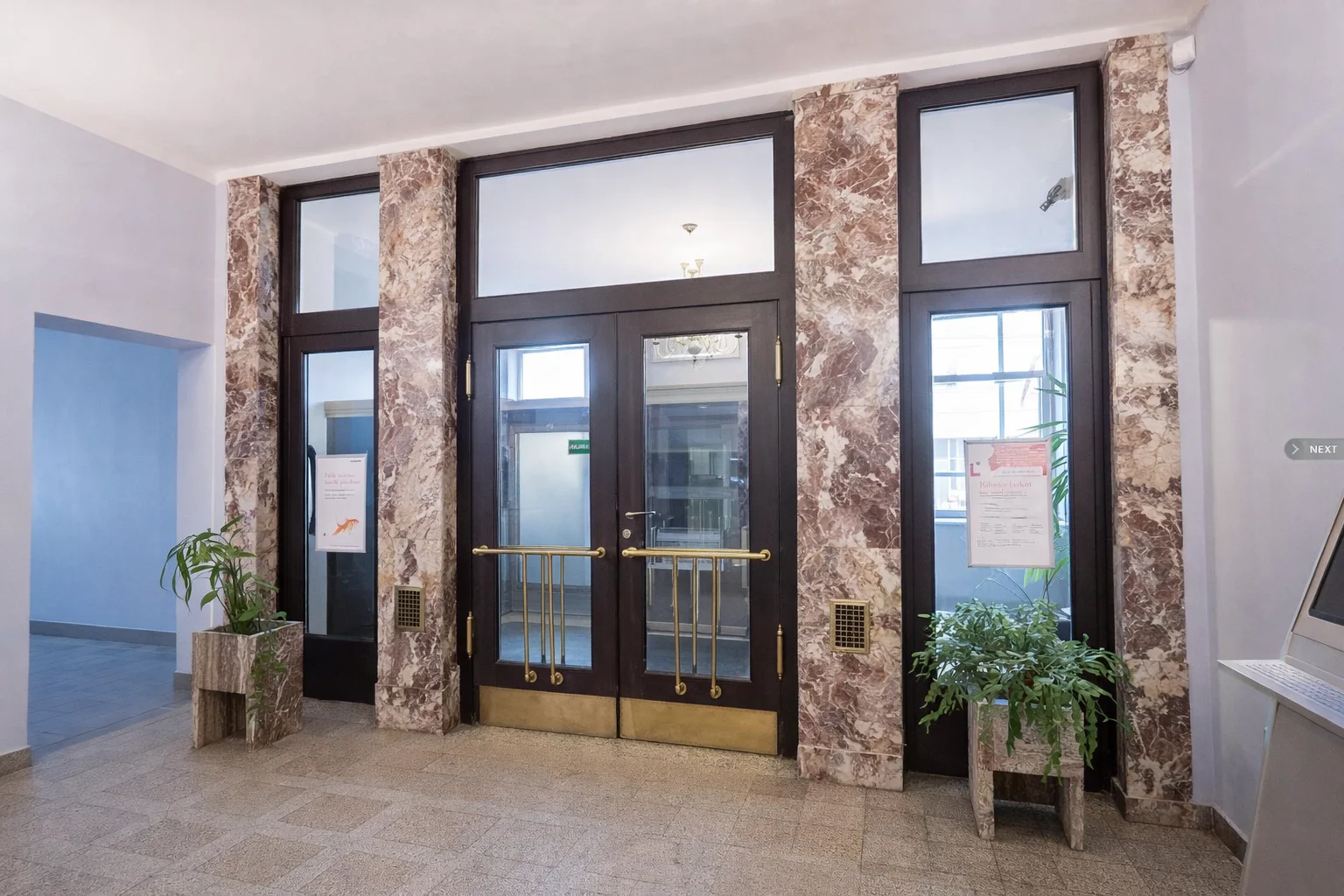Buvęs Lietuvos banko pastatas Utenoje ieško naujų šeimininkų 2 Buves Lietuvos banko pastatas Utenoje 1