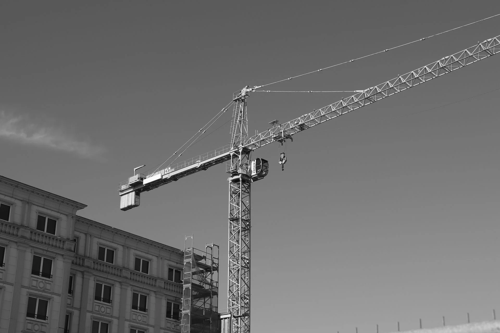 Brangstant kurui statybų sutartys vėl atsiduria po didinamuoju stiklu: kas prisiims išaugusias sąnaudas? 2 kranas