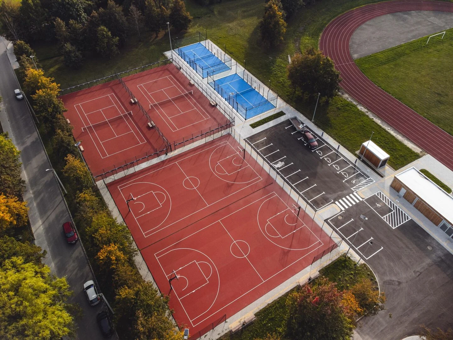 Kaune atidarytas atnaujintas sporto kompleksas 5 stadionas po
