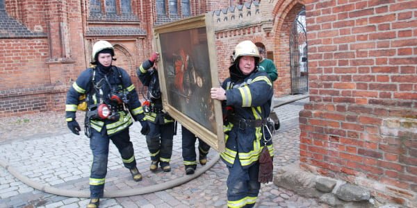 gaisrininkai paveikslas